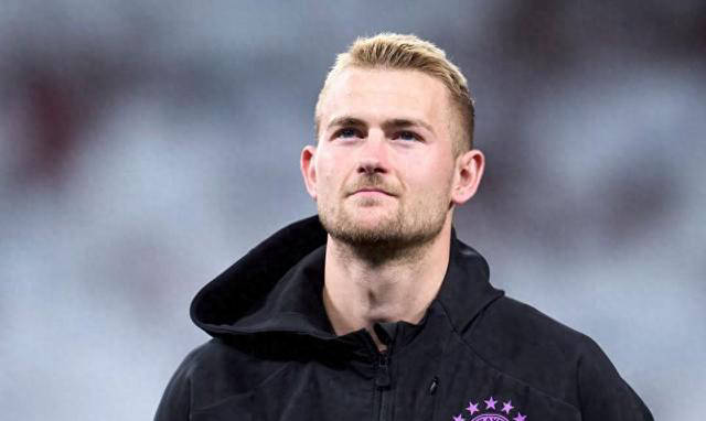 德里赫特将在下赛季转投曼联，转会费高达2亿欧元的简单介绍