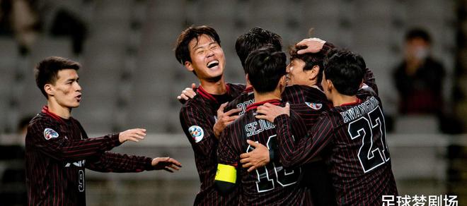 边锋突破破门，帮助球队取得胜利