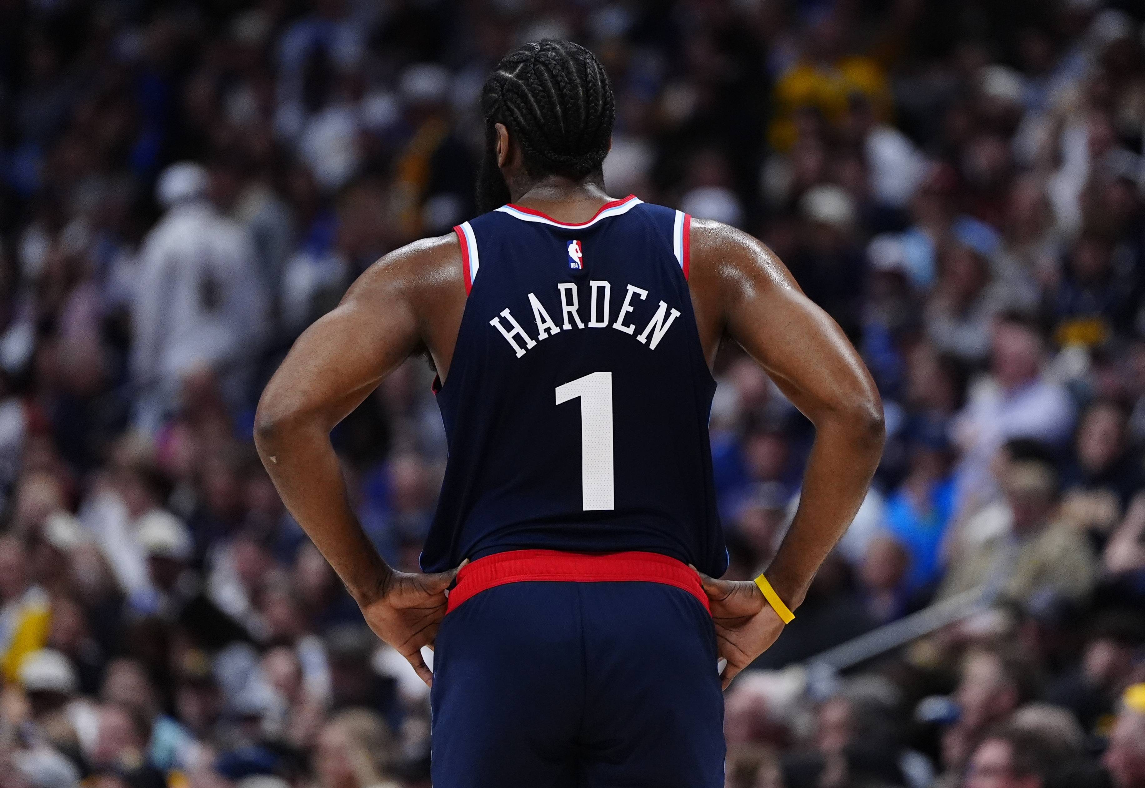 火箭客场胜马刺,戈登因伤无缘出场,哈登挺身而出 火箭客场胜马刺,戈登因伤无缘出场,哈登挺身而出