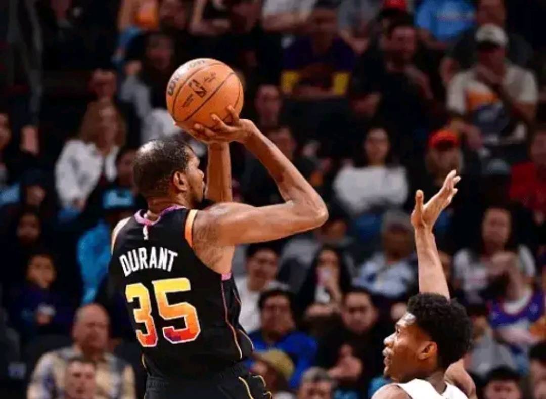 「骑士险胜马刺，西蒙斯关键时刻爆发」的简单介绍