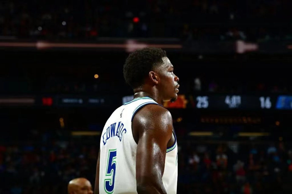 华体会登录入口-森林狼惨遭76人逆转，唐斯失误致命！