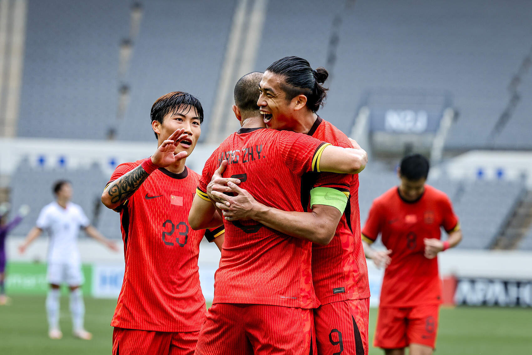 华体会app-教练战术奏效，掀起国内足球热潮的简单介绍