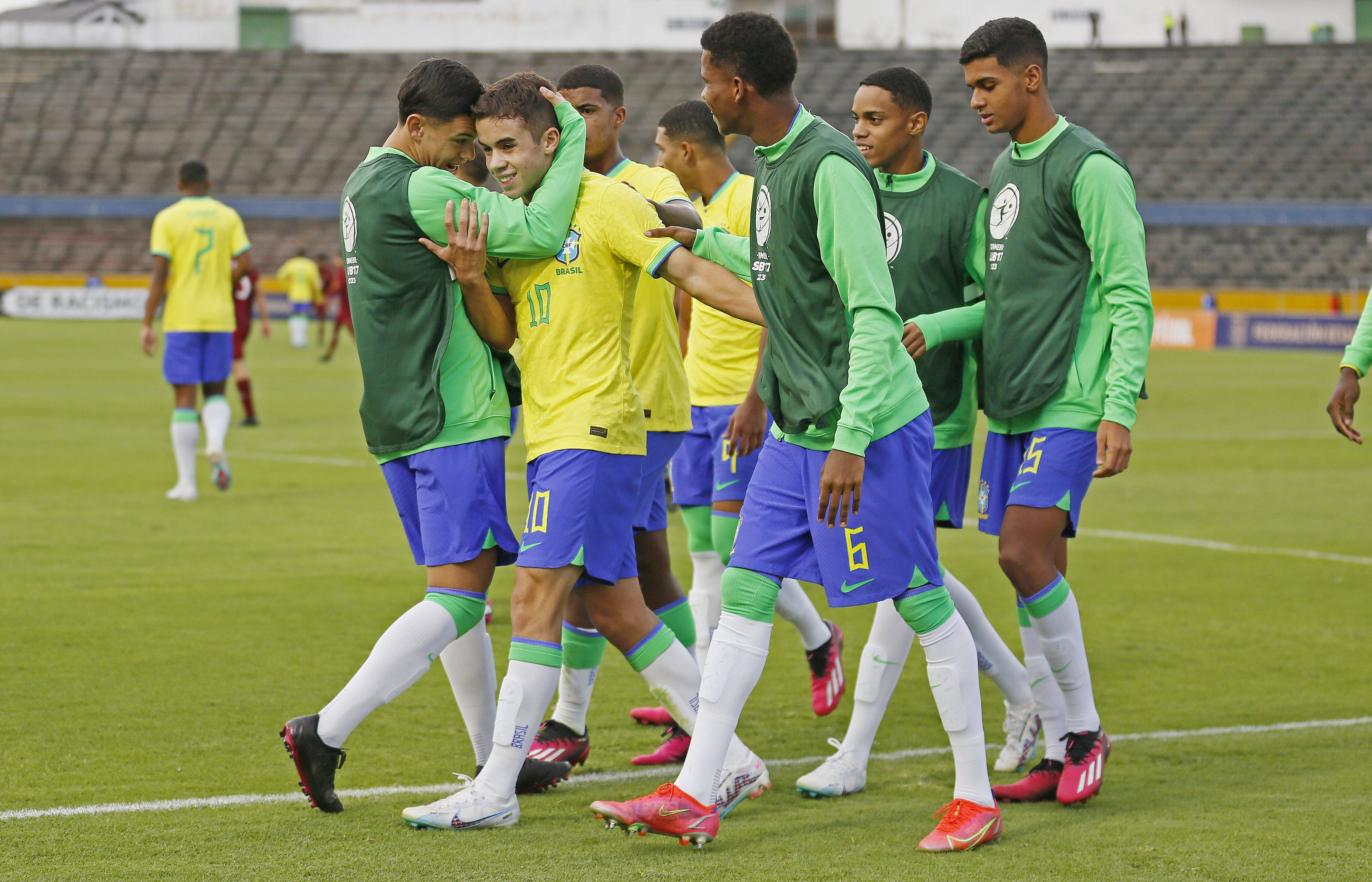 关于委内瑞拉篮球队在外国举办友谊赛的信息