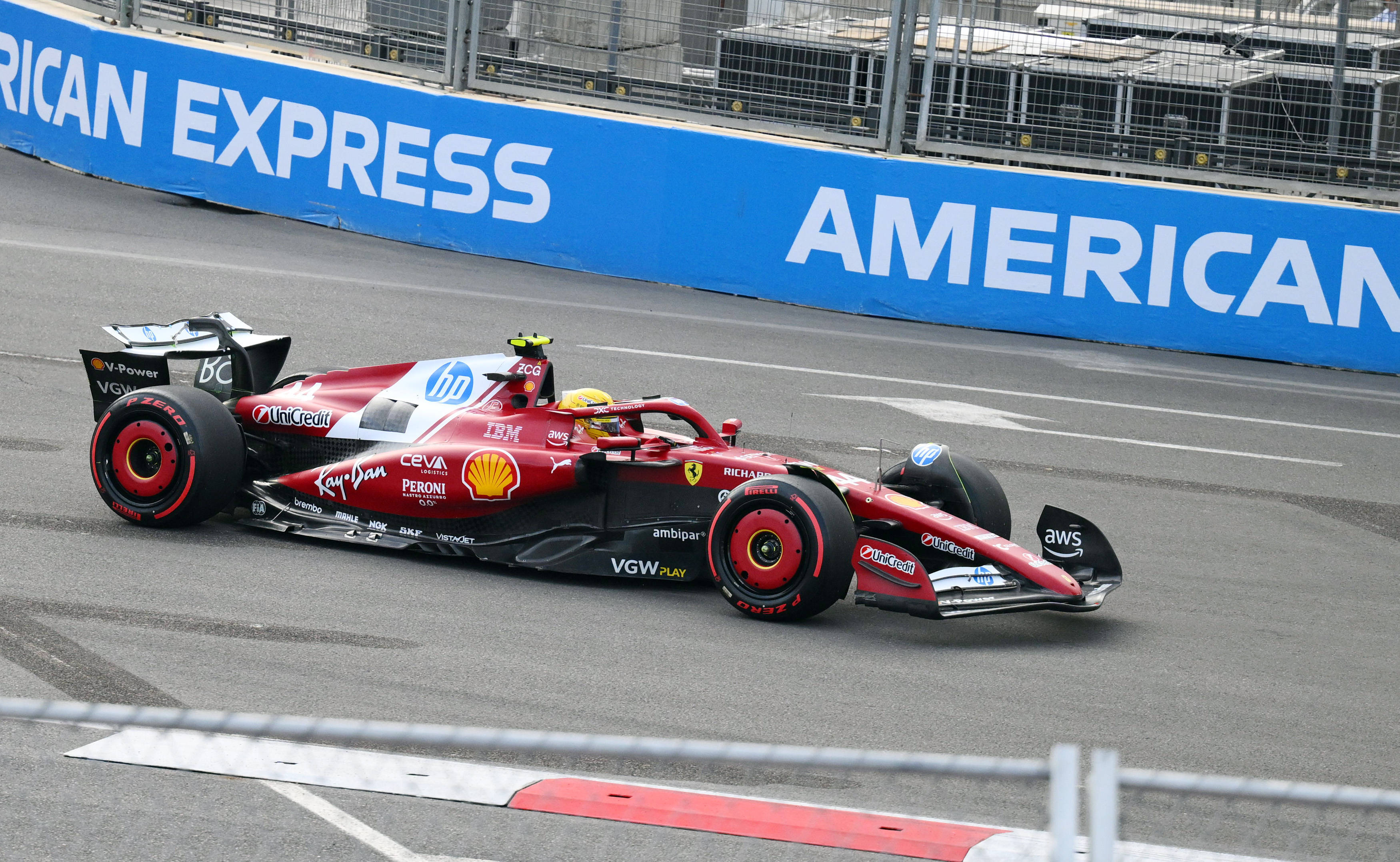 包含阿塞拜疆队备战全面，迎接重要国际比赛的词条