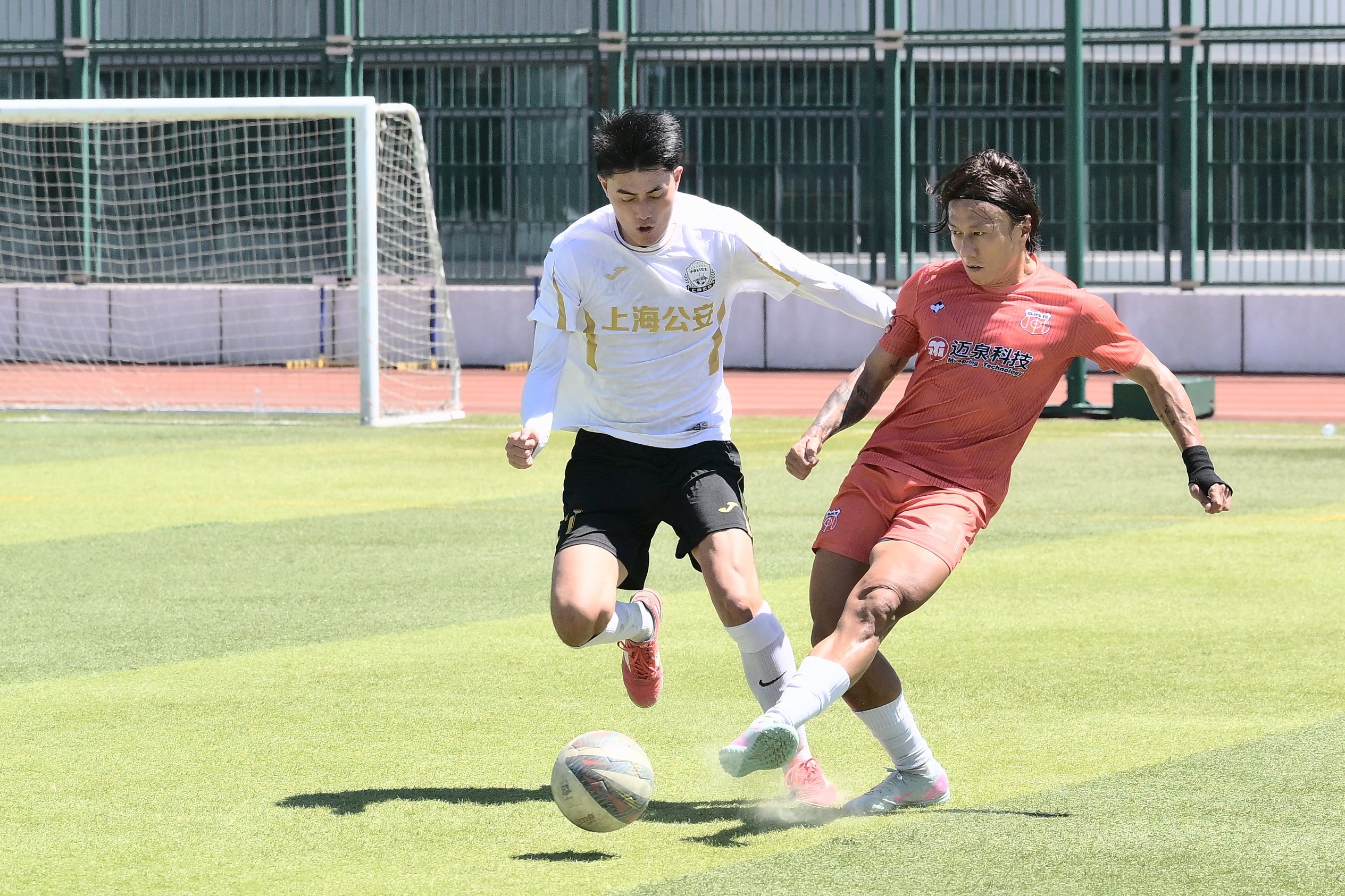 关注职业足球联赛最新动态